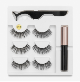 A Pair Of False Eyelashes With Magnets In Fashion (Format: 012 style)